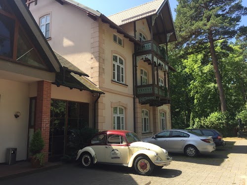 Kursiu kiemas, poilsio namai, A. Venckienes imone