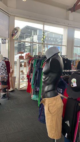 Comments and reviews of Salvation Army Family Store
