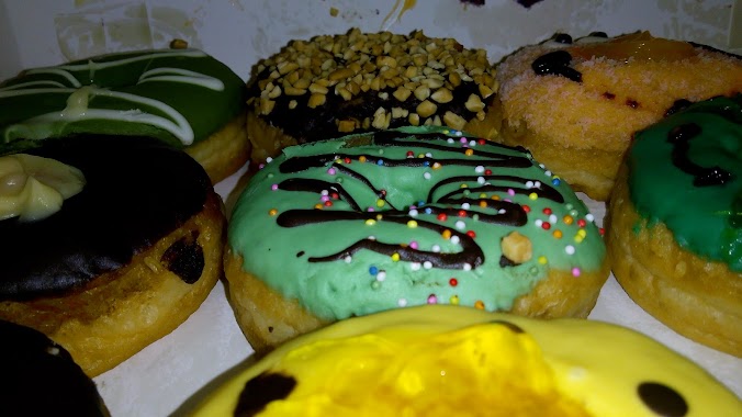 Donat Madu Cihanjuang, Author: Ben Beben