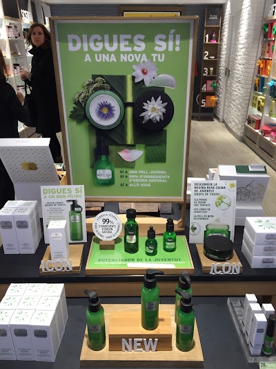 Photos of THE BODY SHOP
