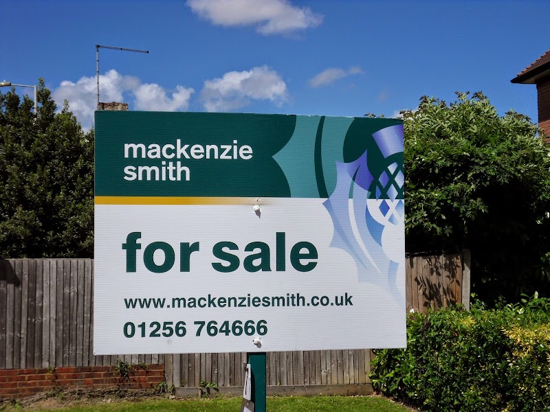 Mackenzie Smith Estate Agents Hook photo 3