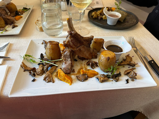 Restaurant Château des Dames de France Gallery - France