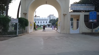 Photos of Gulshan Central Masjid (Azad Masjid)