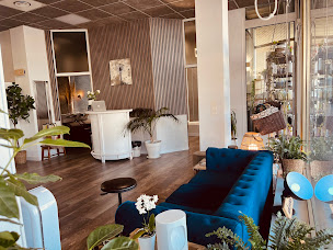 Photo n°4 de En Aparté coiffeur coloriste végétal à La Seyne-sur-Mer (Salon de coiffure)