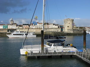Photo n°62 de KAPALOUEST - Balades à la voile en catamaran à La Rochelle (Compagnie de croisière)