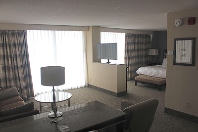 Radisson Suite Hotel Oceanfront