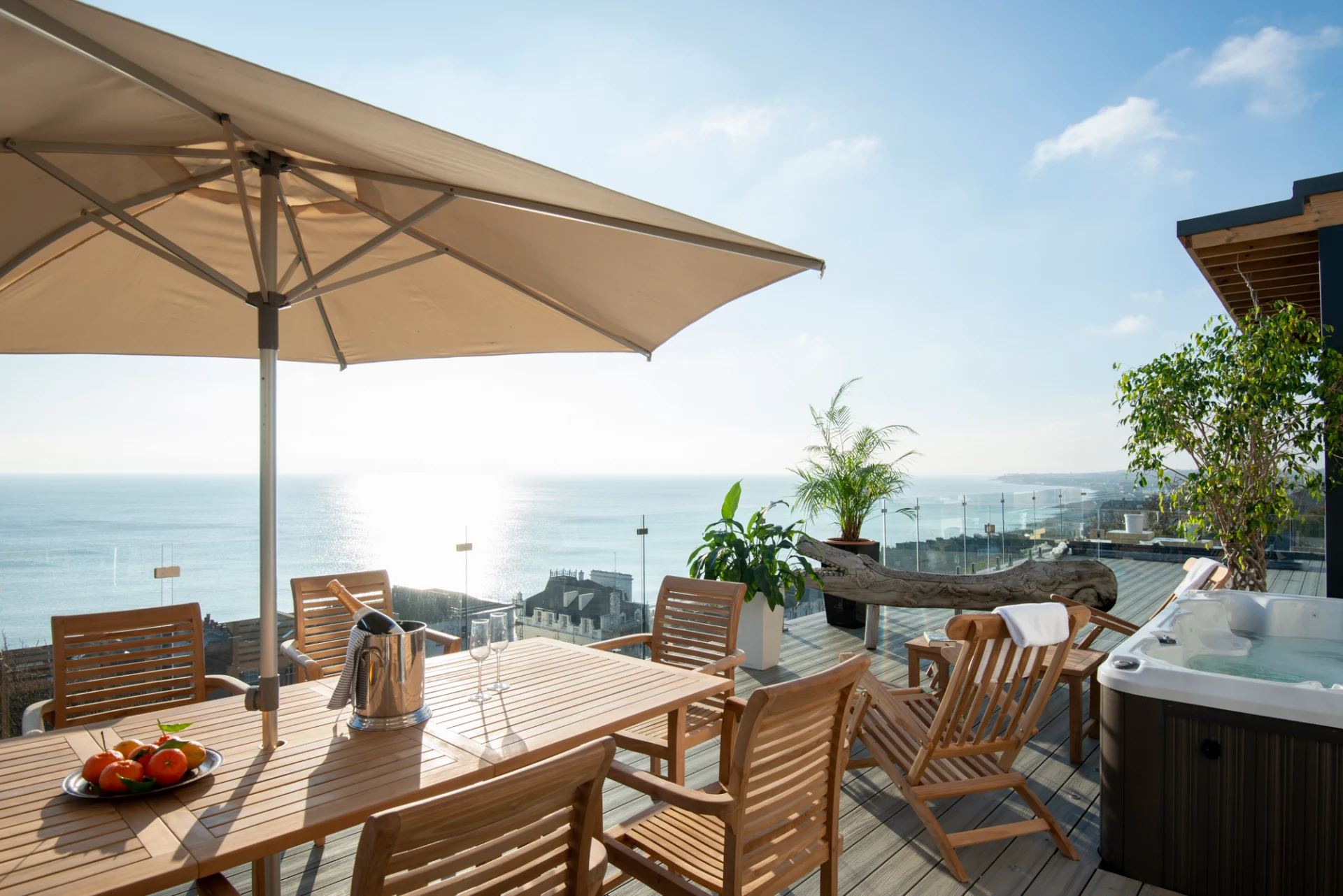 "CLIFFHANGER" LUXURY HOLIDAY HOUSE