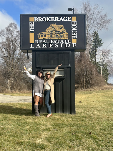 The Brokerage House, Lakeside Gallery - United States