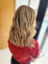 Photo n°10 de Camille Albane - Coiffeur Douai à Douai (Institut de beauté)