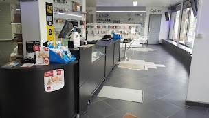 Photo n°14 de BMB Informatique à Oyonnax (Service de réparation de téléphones)