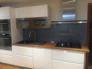 Photo n°23 de Menuisier Vitrerie Miroiterie Agathoise et pose Menuiserie à Agde (Menuisier)