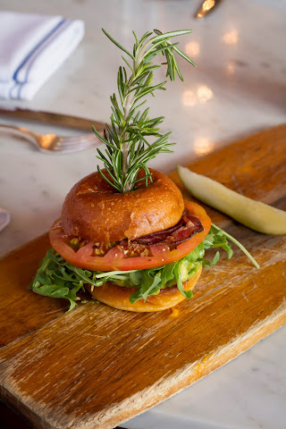 Les Marchands Restaurant & Wine Shop by null