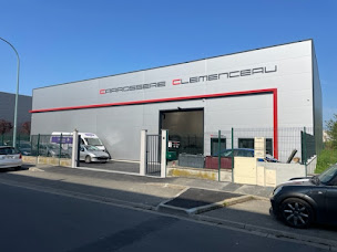 Photo n°1 de Carrosserie Clemenceau à Sartrouville (Atelier de réparation automobile)