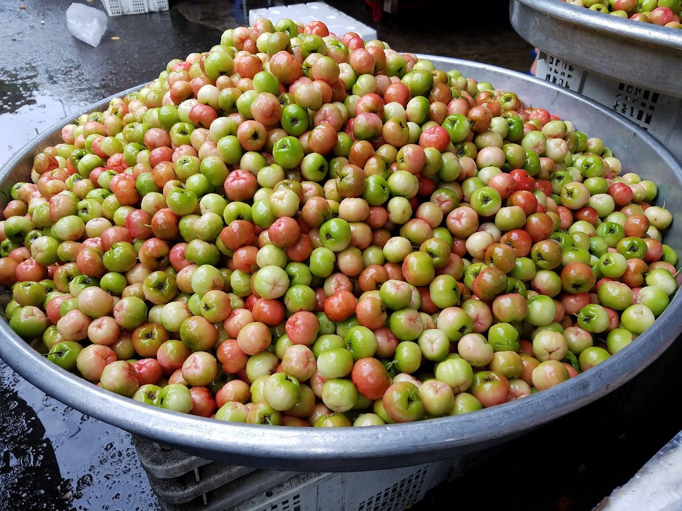 Sơri được bày bán trong chợ
