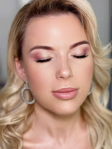 Numer telefony do Aga Mruk Makeup- Makijażystka i stylistka fryzur Dyplomowana Wizażystka