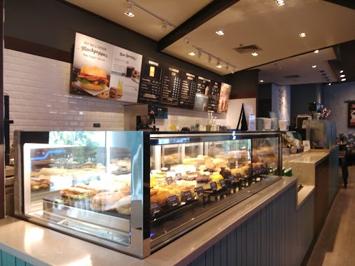 Caribou Coffee Lotte Shopping Avenue Kuningan, Author: R.M Isa