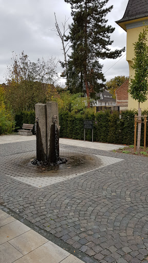 Brunnen "Vier Jahreszeiten" Denkmal Alte Synagoge - Thumbnail