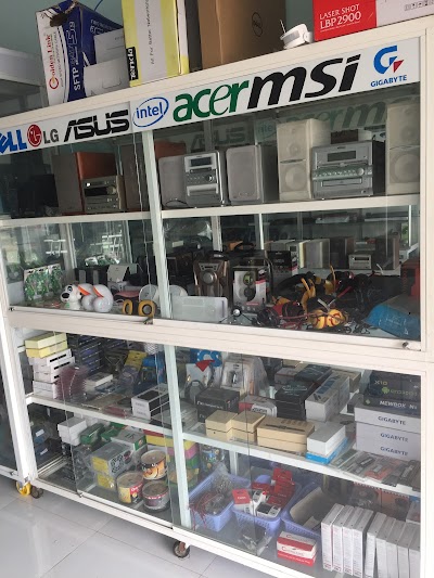 Electronics Store