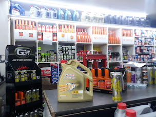 Photo n°21 de Pièces Auto à Paris (Magasin de pièces et d'accessoires pour motos)