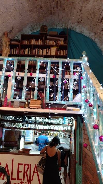 Photos of Galer&iacute;a Libro Caf&eacute;