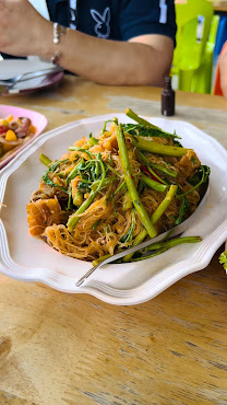 Baan Ploen Dee Restaurant by null