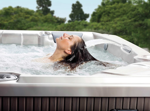 Photo de Ozenne Piscines & Spas / l'esprit piscine à Canisy (50750)