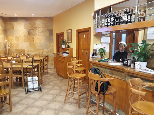 Bar Larrain - Visual