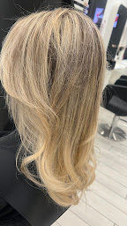 Photo n°18 de Mya Isaï Coiffure - Lecourbe à Paris (Salon de coiffure)