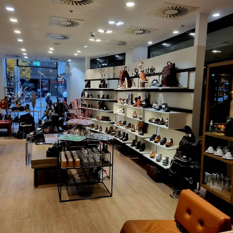 Identificere Evne Bemærkelsesværdig LLOYD SHOES - WWW.LLOYD-SHOP.DK - Skobutik i hjertet af København K med  Officiel Onlineshop