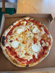 Photo n°6 de Gianni Pizza - Camion Pizza au feu de bois à Villette-d'Anthon (Pizzas à emporter)