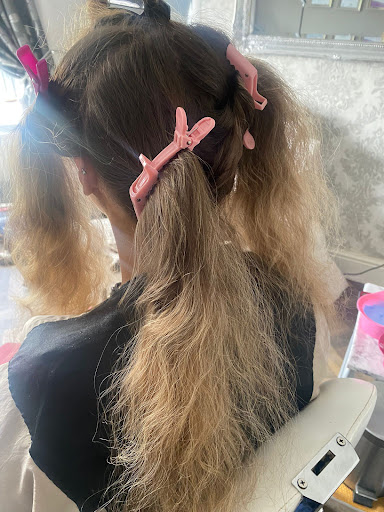 Sarahs mobile hairdressing - Thumbnail