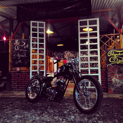 Photos of Prapatan Djadoel Cafe