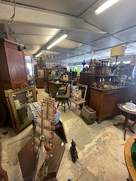 Photo n°7 de BROCANTE à Vierzon (Magasin d'antiquités)