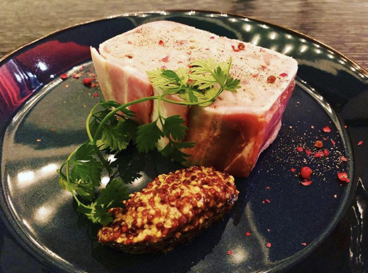 The Bridge Bar&Lounge