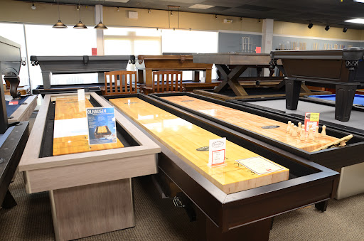 Billiards, Barstools and Patio - Thumbnail