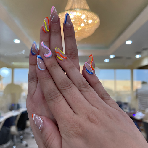 Fancy Nails interior view
