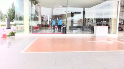 Photos of Auto2000 Jember Bodi & Cat