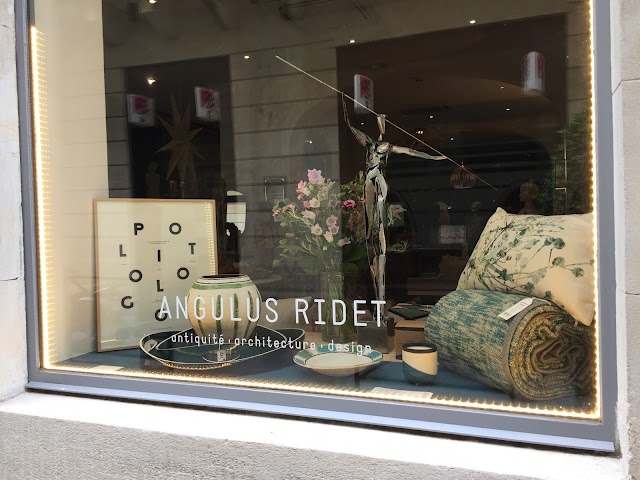 Angulus Ridet
