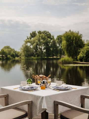 Inn on the Lake by null