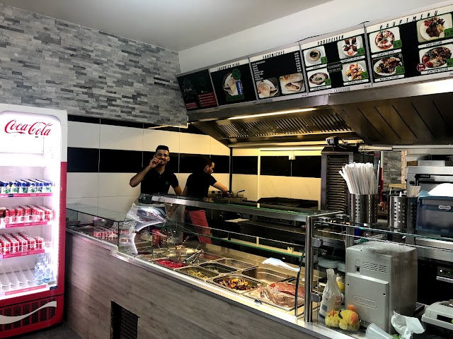 Al Mouchtar Lebanese restaurant