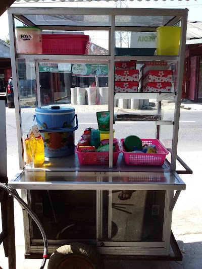 Photos of Aneka Minuman Buah Dan Gorengan PIPIN PITRISNISIH