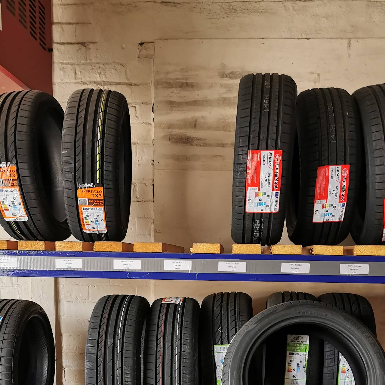 ZN Tyres & Autocentre Penn Tyre Shop and autocentre. best part worn