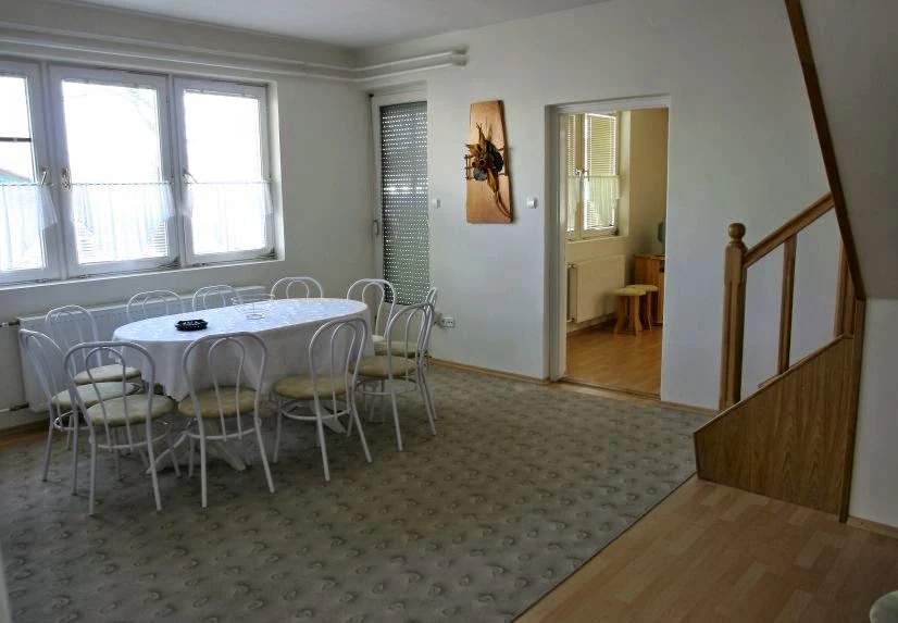 Pine Apartment