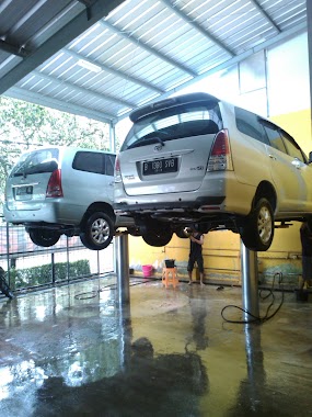 Car Base - Bintaro, Author: Rusmanto Cokrobawono