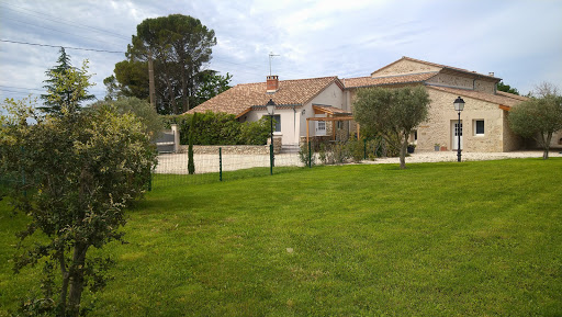 Photo de Gîte avec Piscine le Mas des Oliviers à Saint-Gervais-sur-Roubion (26160)