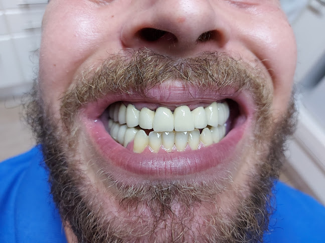 ΟΔΟΝΤΙΑΤΡΕΙΟ Νικόλαος Βασιλειάδης Χειρ.Οδοντίατρος Ενδοδοντολόγος