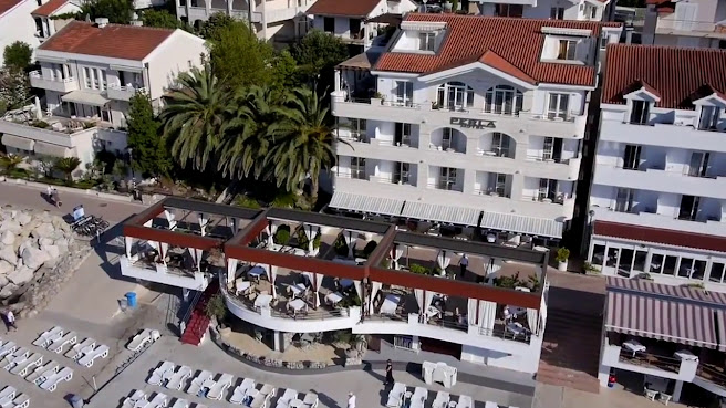 Hotel Perla by null