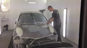 Photo n°2 de Carrosserie HCM à Aubagne (Atelier de carrosserie automobile)