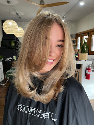 Carlie Claussen Hair - Thumbnail