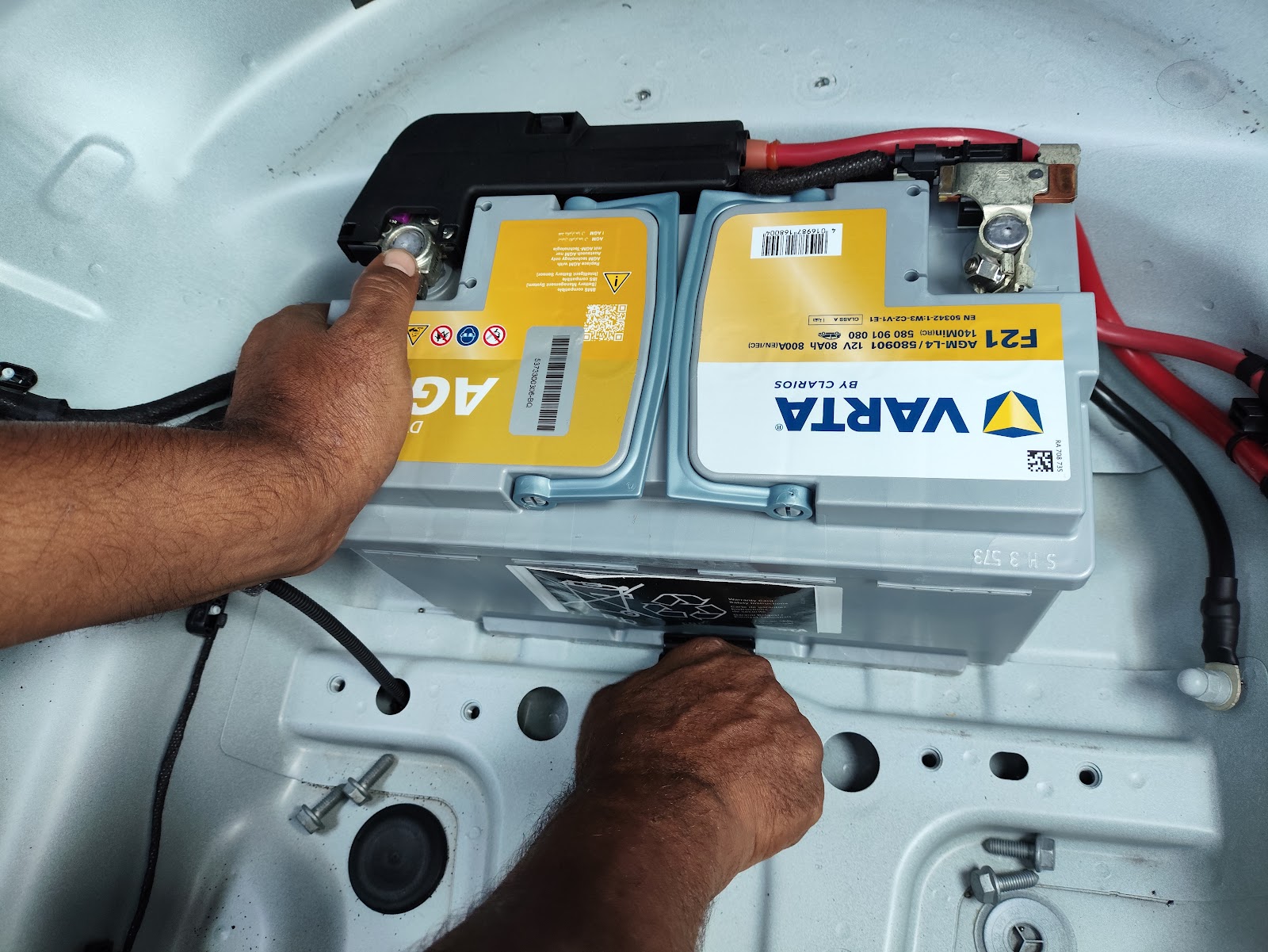 Change Car Battery Onsite And Car Accessories - صورة 3